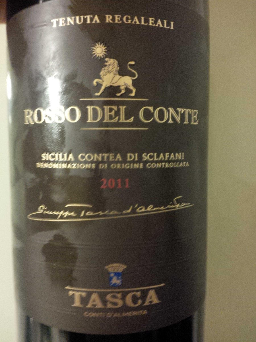 PhRoose's tweet photo. Goed wijntje... #RossodelConte #Tasca http://t.co/RgOmrT72f2
