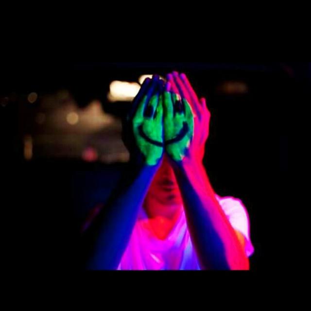 Driving home to #Cork.. Everyone in the car listenin to &amp; loving #DEEP on <a href="/RTEDramaOnOne/">RTÉ Radio DramaOnOne</a>  <a href="/deeptheplay/">Deep</a> #GoodTheatre ☺