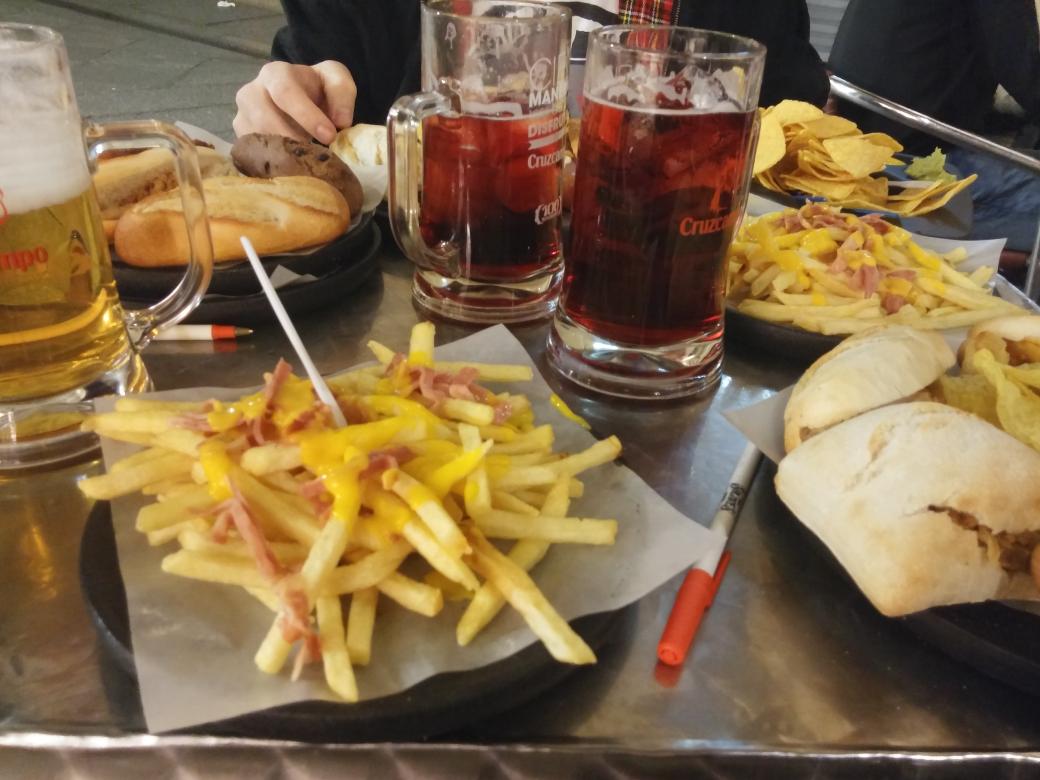 mecadiego113's tweet photo. Papeo con el @albertopm93 y con el @Rober_Martin23 http://t.co/iYz2JT9myT
