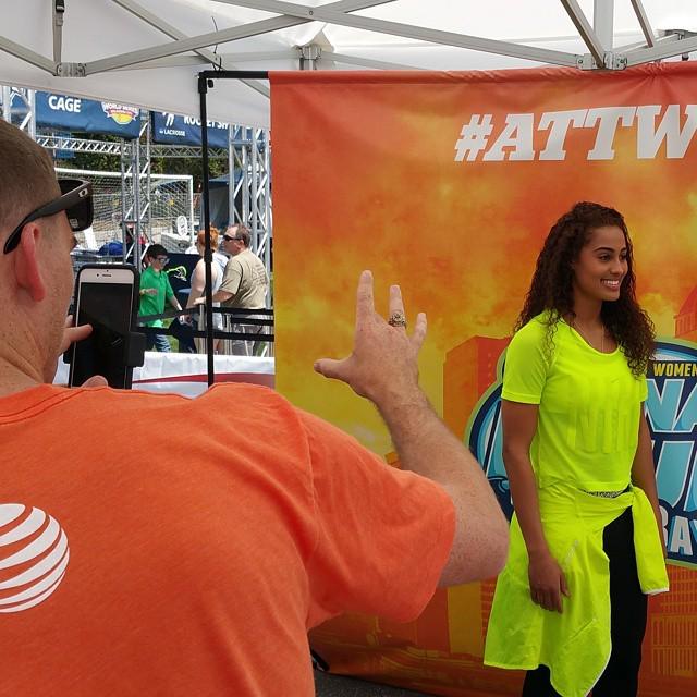 hanlon's tweet photo. She "did it for the vine". |@skydigg4 &amp; @jackbethmann|

#ATTWBB #ncaaWFF #FinalFour #Tampa http://t.co/9GRGdHBpJN http://t.co/DgP3oL2BKm
