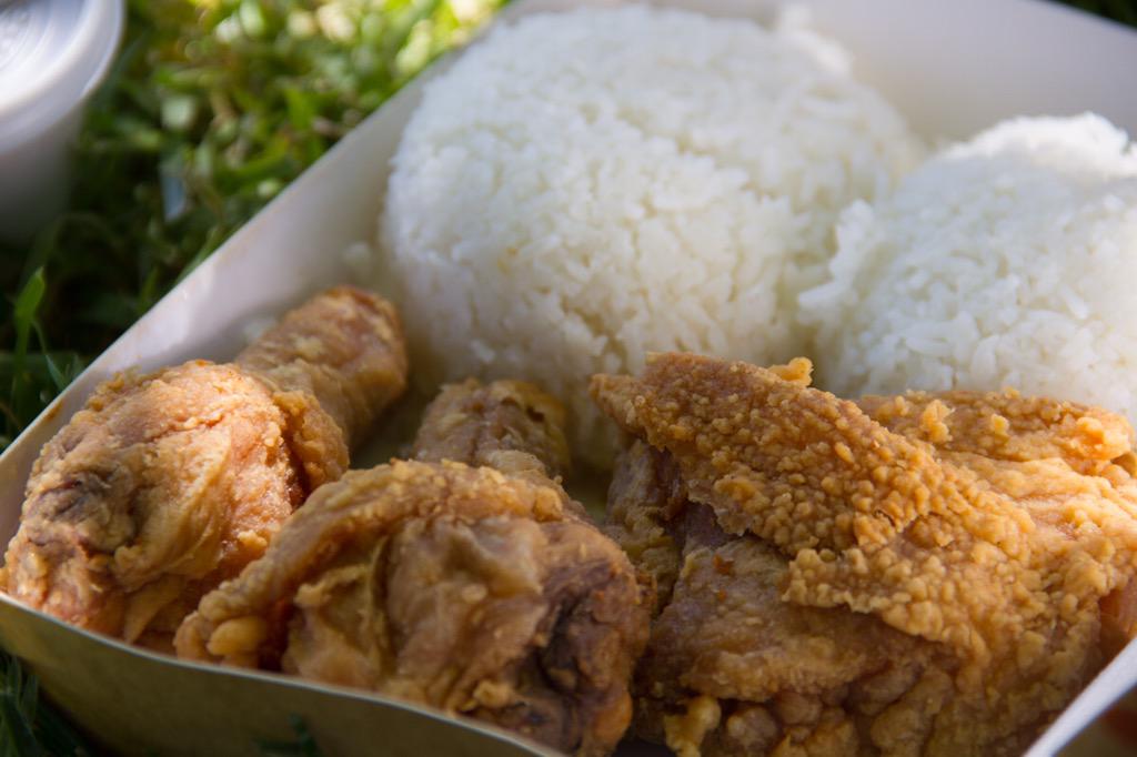 TheHungryCrew's tweet image. The chicken from @Jollibee is the definition of delicious. Try it spicy 🐔 #hungryinlv #food #lasvegas