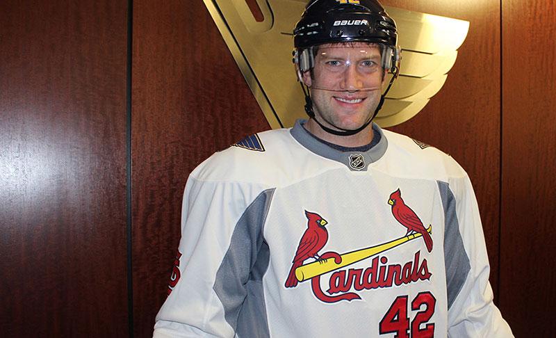 StLouisBlues's tweet photo. David Backes and the rest of us want to wish the @Cardinals good luck this season. Let's do this! #12in15 #TeamSTL http://t.co/iUCojELUam