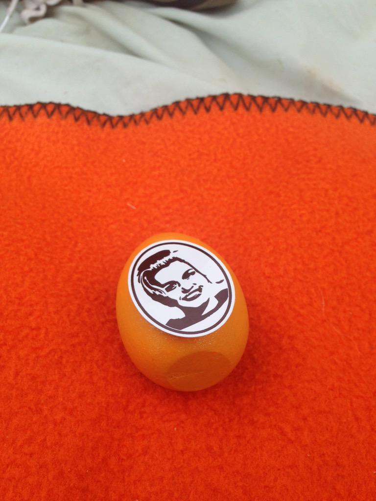 BERLERRNZ's tweet photo. @MsATL_ hooked a balloon up this easter #stayclassy http://t.co/5RUjSe4VEZ