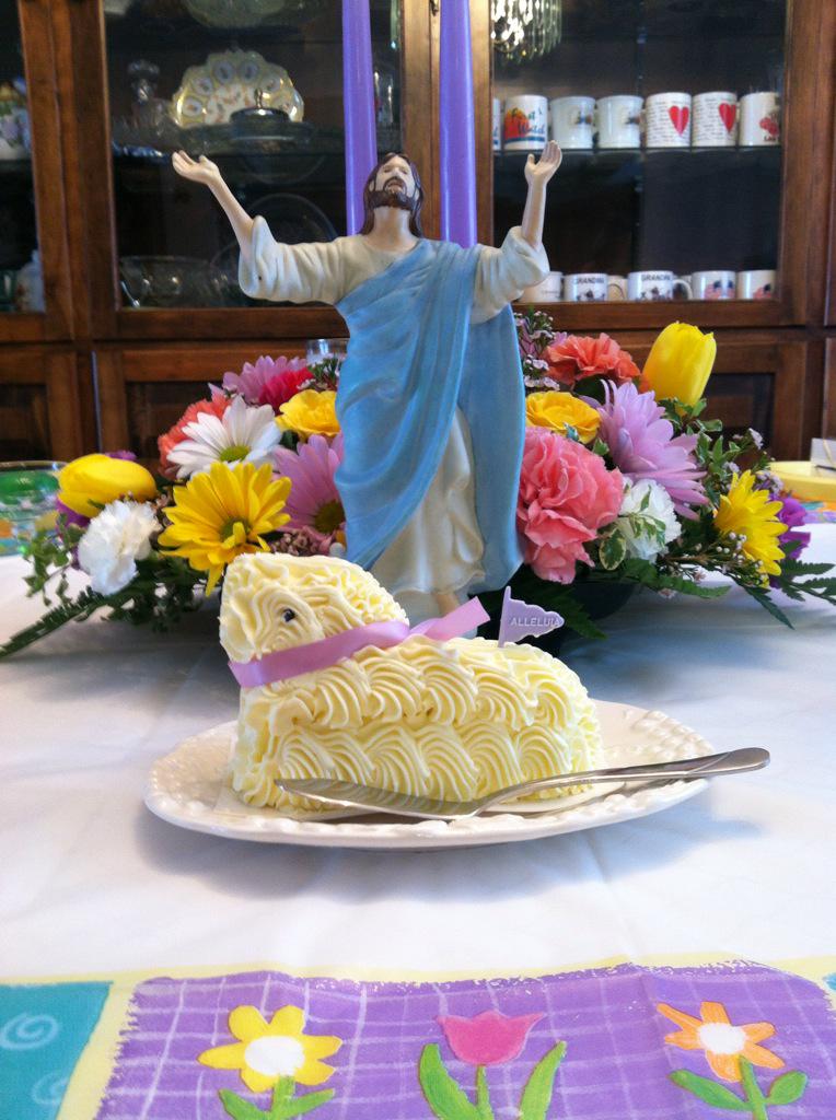 garthlife's tweet photo. Praise the butter! #Easter2015 #ButterLamb http://t.co/knBnb3BVMP