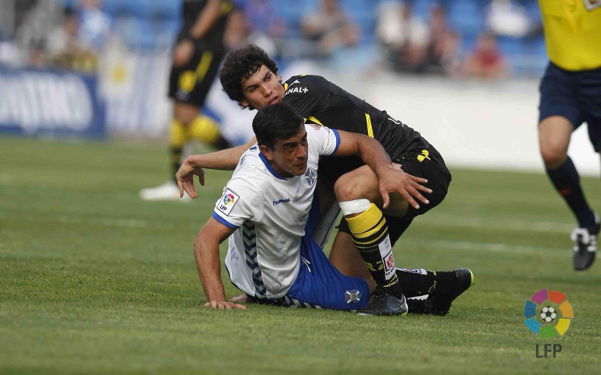 RealZaragoza's tweet photo. Vallejo: "El brazalete del Real Zaragoza conlleva una responsabilidad. No me lo esperaba y ha sido una alegría" http://t.co/8k0wCoMsIS
