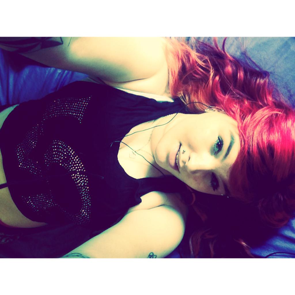 There_Go_Ashlee's tweet photo. New AVI ? Orrrr http://t.co/ZxMSldCAbT