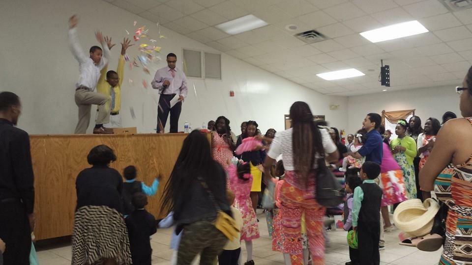 MyronWidemanJr's tweet photo. The candy rain was a hit!!!! #Easter2015 #DUPC http://t.co/abeNU3Ahog