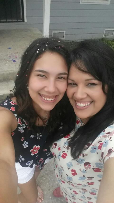95Tina_g's tweet photo. Mommy & I
#Easter2015
#confettihead http://t.co/mUoAz2DITU