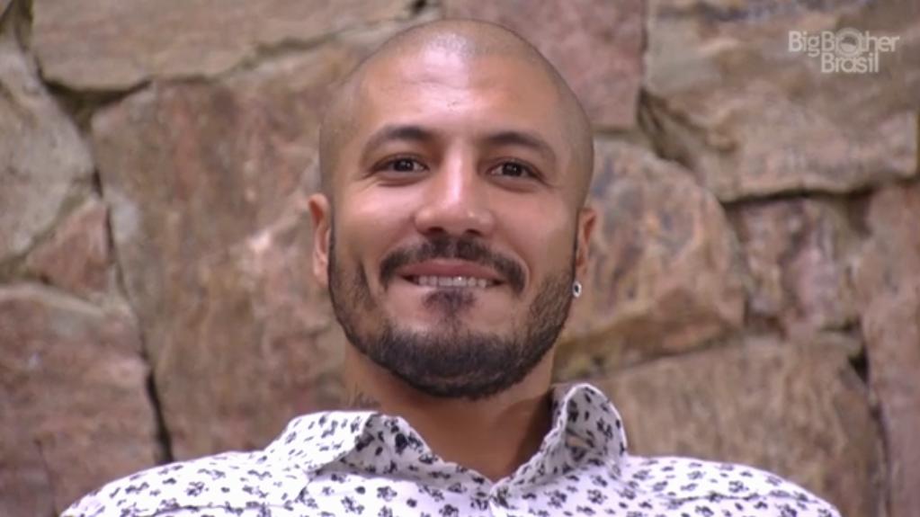 anitasaza1's tweet photo. Pronto pra ser feliz em qualquer lugar do pla-ne-ta!!! Guerreiro! Gigante! #TeamFernando #FernandonaFinal ๐๐๐๐ http://t.co/3VIXQKZ76c