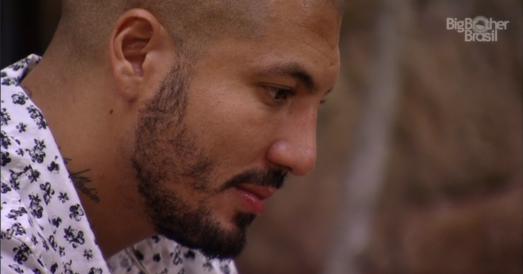 krishnaborchio's tweet photo. Calma gigante...estamos com vc #FernandoNaFinal #FernandoAteDepoisDoFim @FernandoMBBB15 http://t.co/IPKz8lyMCc