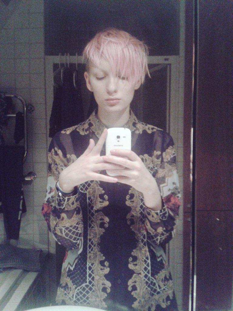 smuItron's tweet image. tfw when