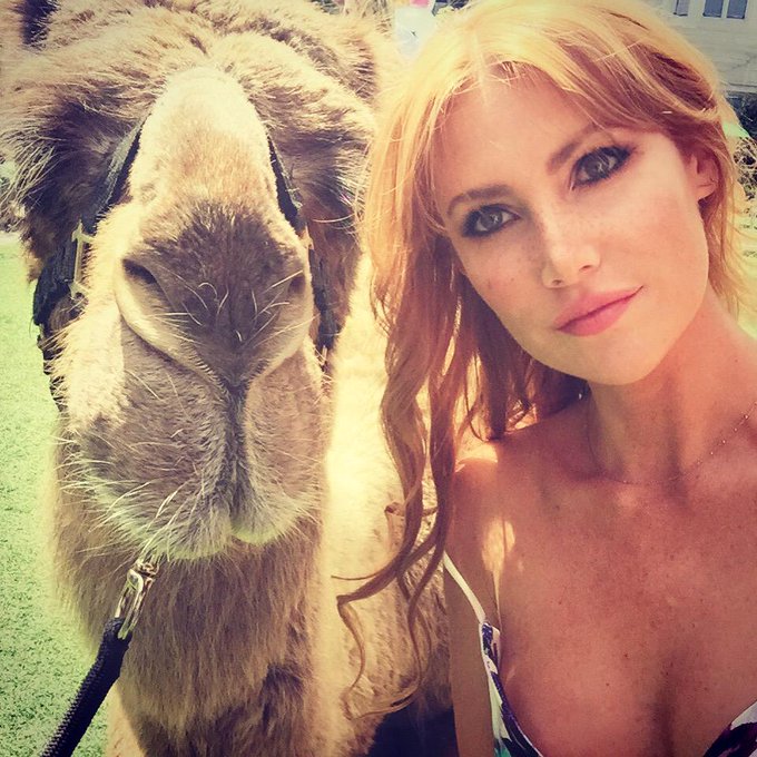 Just hanging with camels on Easter at the mansion http://t.co/R6Ztyg6Wzr