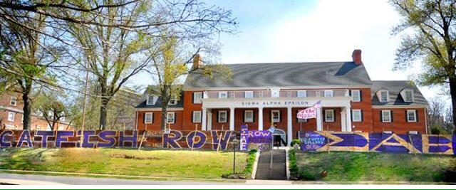SAE_Arkansas's tweet photo. It's officially Row Week! Opossum Formal on Thursday and Catfish Row on Saturday! @RowWeekUofA #RowDammit http://t.co/NtI7cNiL45