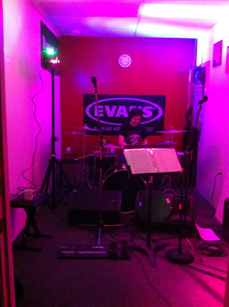 asashfell's tweet photo. Jam room this weekend!! http://t.co/meUcFbziid