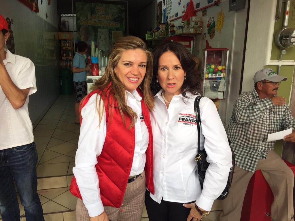 ConchitaFranco's tweet photo. Una imagen de Conchita Franco con su suplente Rosy Ascencio. #TrabajemosJuntos #Distrito3Federal @RJXMJalisco http://t.co/UQ57sw8bix
