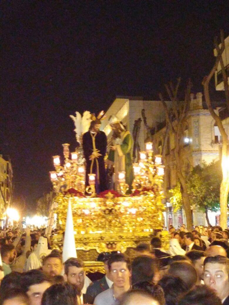 SamanaSanta's tweet photo. Que bonita semana santa emos tenido señores http://t.co/V4Rj4xYPT9