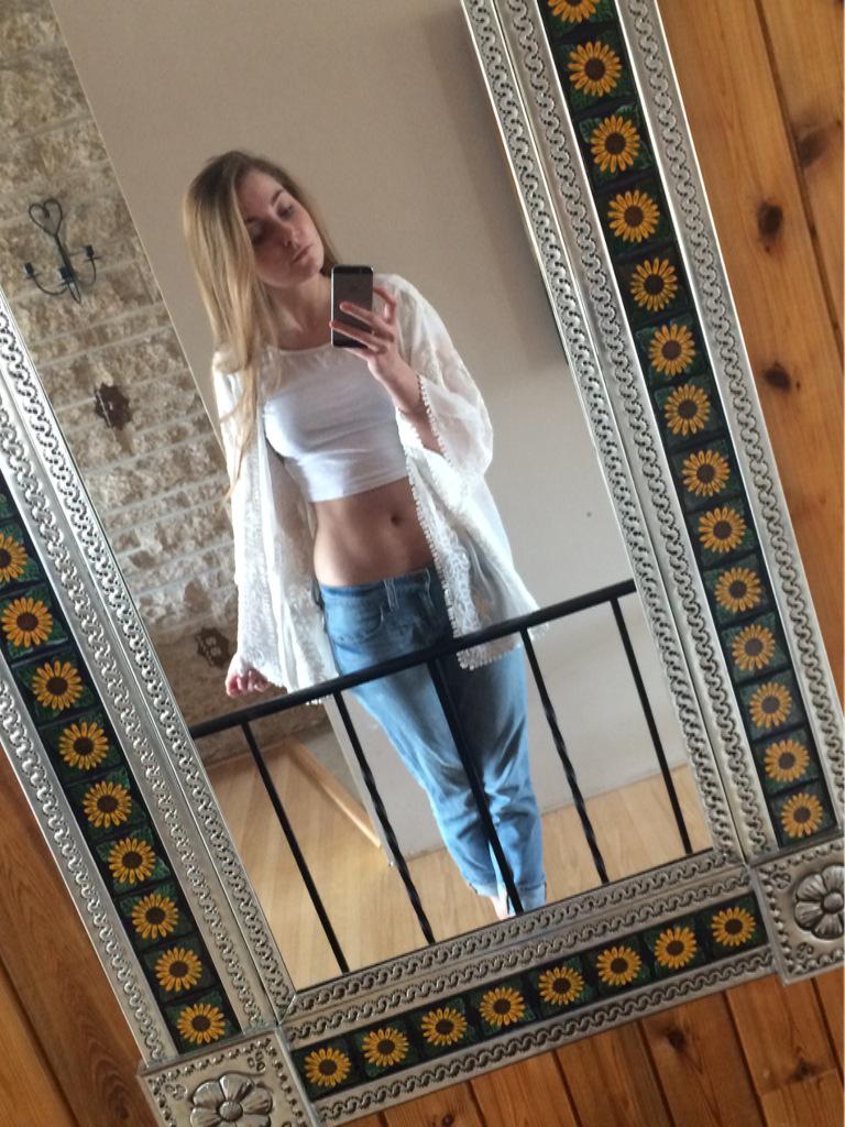 kristynirena's tweet photo. 🐰🐰 #couldntpick http://t.co/UTbG2fOLzb