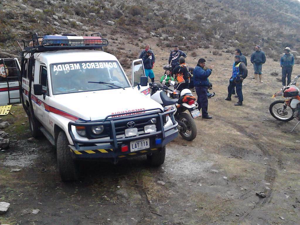 SilvaDigital's tweet photo. FOTO: los 9 ciclistas extraviados en Mérida ya se encuentran sanos junto a sus familias. http://t.co/QMfyG3ReEv
