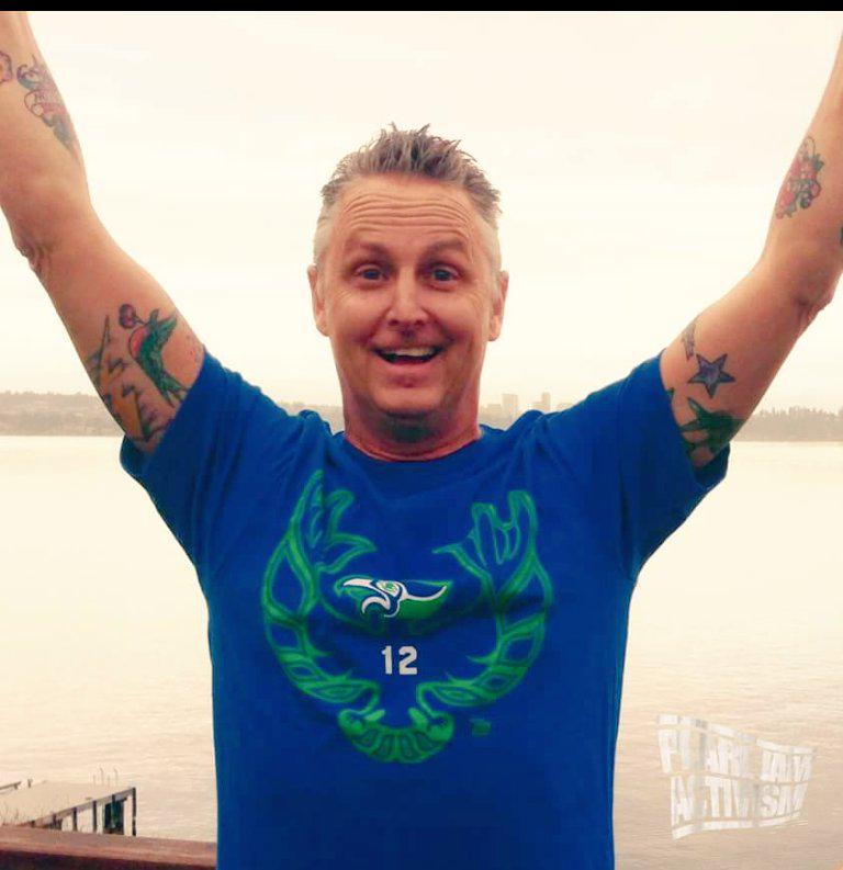Happy Birthday the man, the legend, and one of the greatest guitarist Mike McCready!  