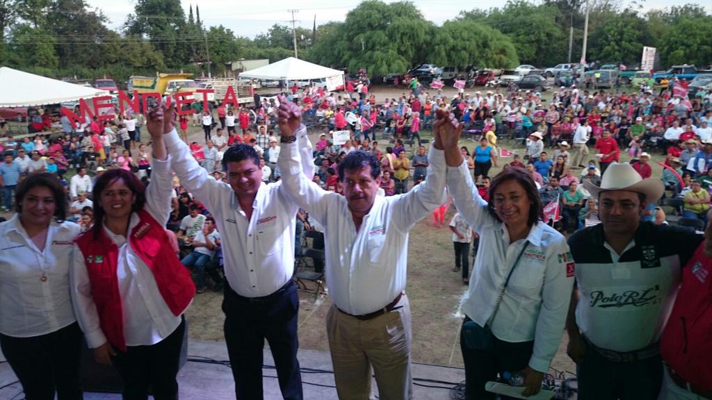 OscarBautistaX's tweet photo. No hay duda La Ribera de #CdFdz se vuelca en apoyo a los candidatos de @CDE_PRI Con ellos a la victoria el 7 de Junio http://t.co/yLZ8vk4dDI
