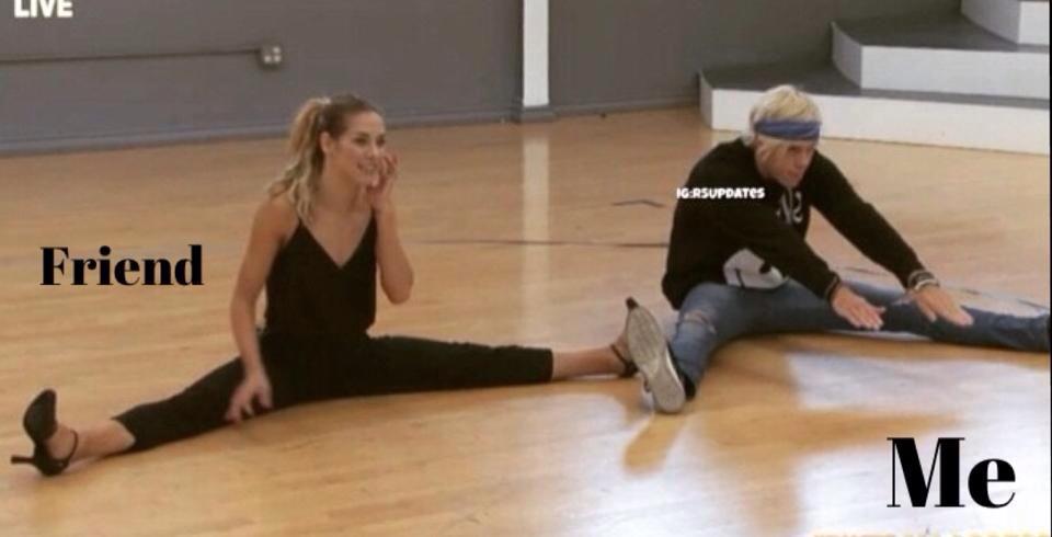 lighrtweight's tweet photo. 😂 @Allisonholker @rikerR5 I vote for #R5Family - R5 #SoFanstastic @radiodisney @officialR5 http://t.co/OO5TJfyOHe