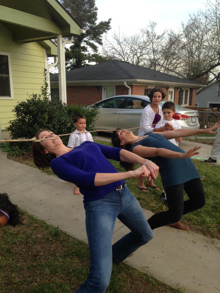 eggsandhagin's tweet photo. Roommates! @Lindcmill http://t.co/PWhYAmnOda