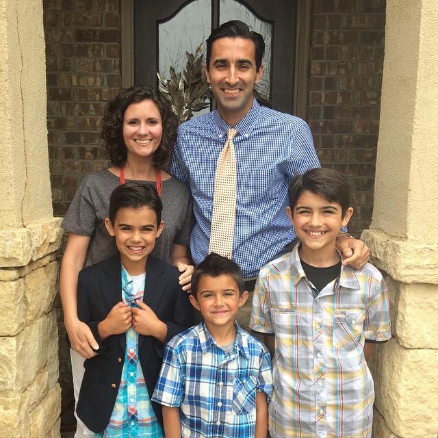 JGKendallHunt's tweet photo. Happy Easter from our bunch! "Oh, Death? Where is your sting?" http://t.co/YHjL26A7vp