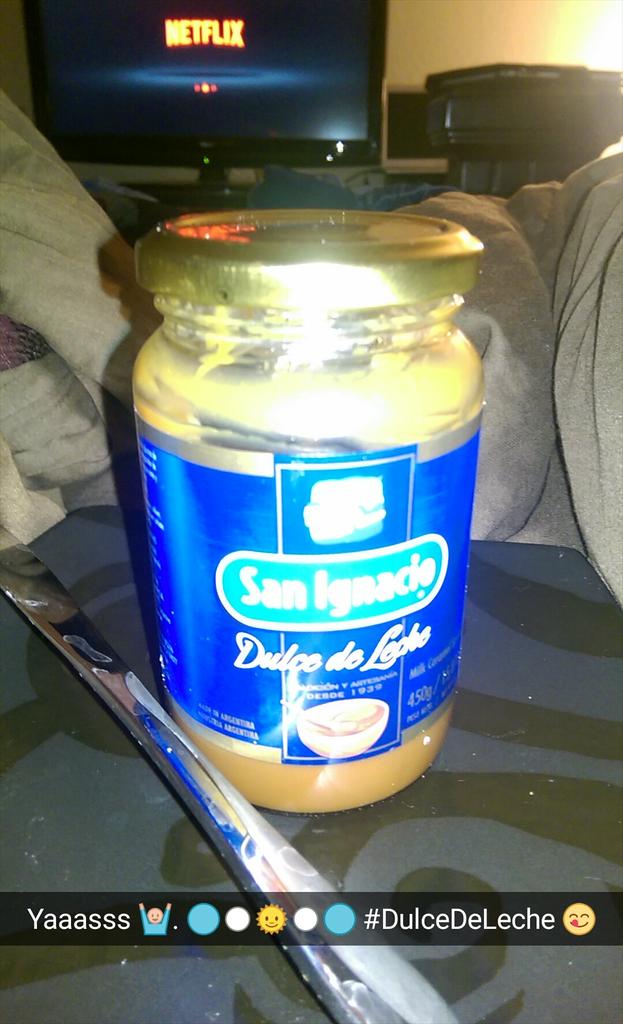 bomb_shar's tweet photo. @ArgProbz #ArgentinianProblems #DulceDeLeche 😋 🔵⚪🌞⚪🔵 http://t.co/HqFAwJUf9W