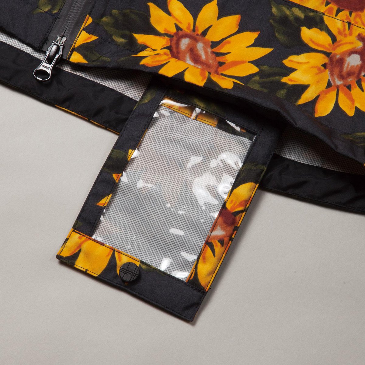 Columbia コロンビア マウンテンパーカー ひまわり オムニテック 総柄 Columbia（コロンビア） Storm Nomad 2 Jacket ストームノーマッド2