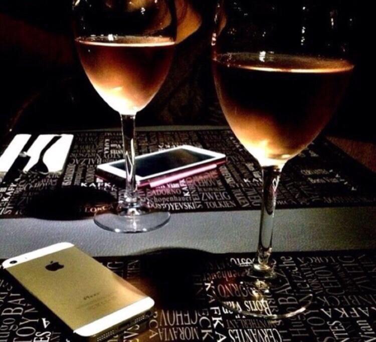 MenStyIe's tweet photo. I could use a night like this. 🍷🍸 http://t.co/WDF0mhJfFD