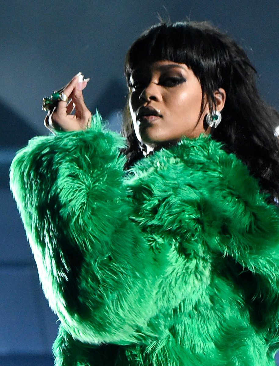 Cosmopolitan's tweet photo. Rihanna Slams Indiana's Anti-Gay Law in Front of Thousands of Fans http://t.co/XgS92ZlJXC http://t.co/JBkRJ6A92Y