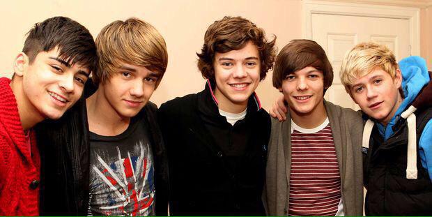 sincejk97's tweet photo. A VOTAÇÃO ACABA HOJE DE RT NAS FOTOS GALERA #OneDirection #TheyreTheOne @radiodisney http://t.co/aJJdy36DHc