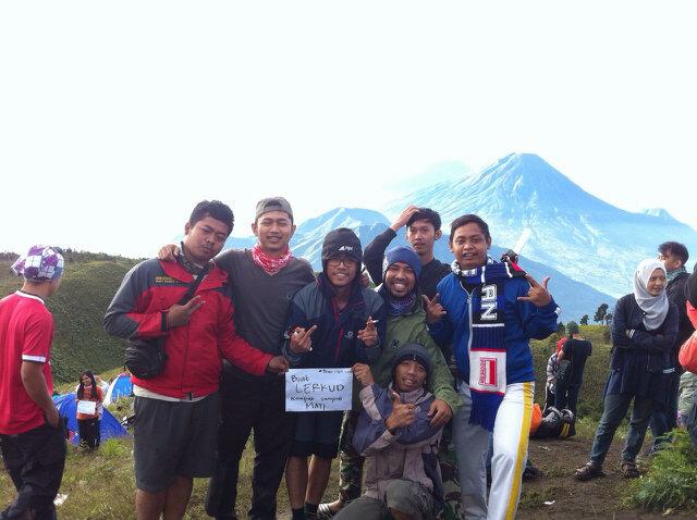 OnoyHarsono's tweet photo. Mt.prau udh kaya pasar nih min @infogunung http://t.co/phQwjdz2KL