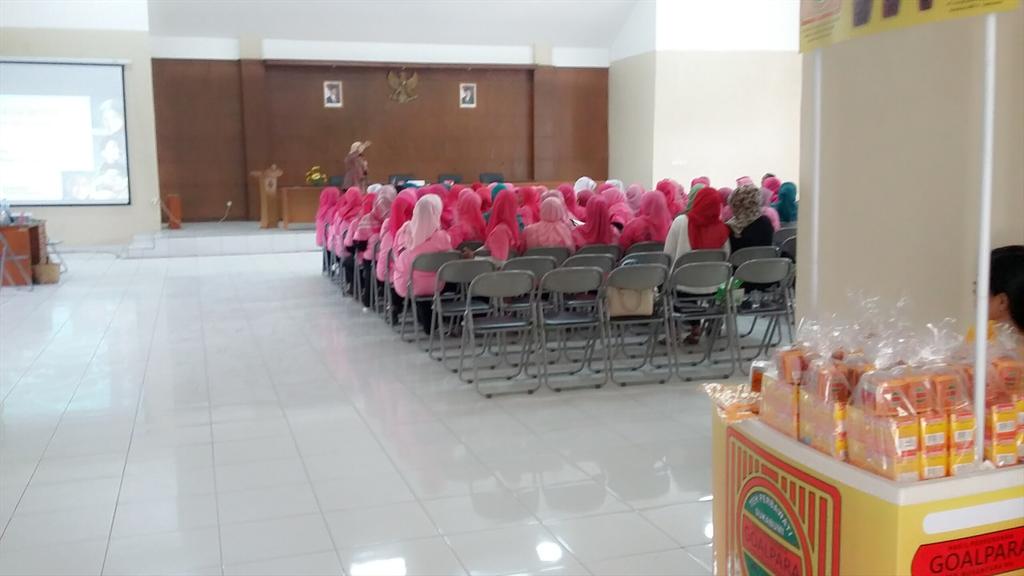 GoalparaTeh's tweet photo. Teh goalpara di kantor kecamatan arcamanik http://t.co/tnKcOfCzuR