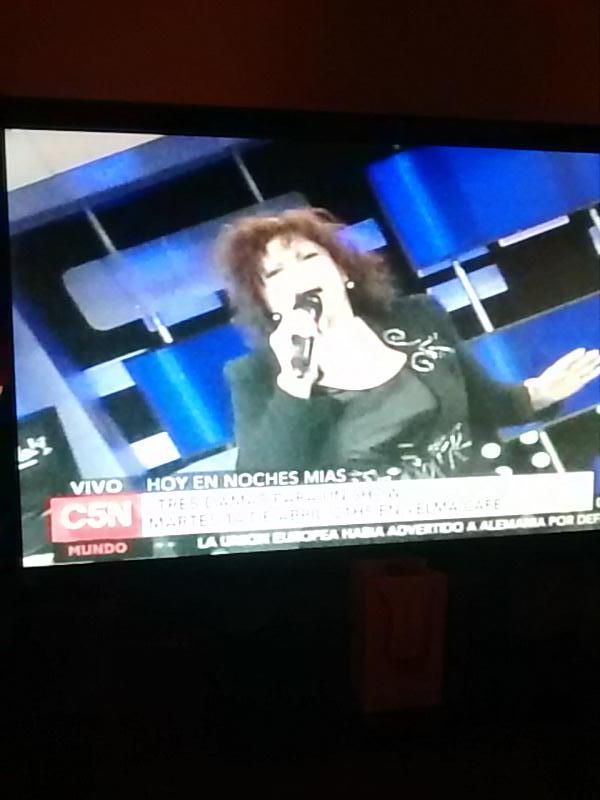SusanFerrer7's tweet photo. Ahora en vivo #NochesMias @C5N http://t.co/oOMMv9U9xV