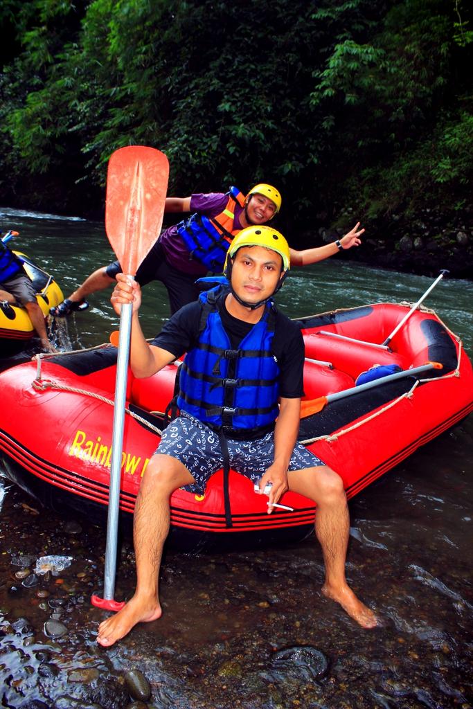 GoedjizH's tweet photo. Rafting seru... http://t.co/TWOgsSUVZN