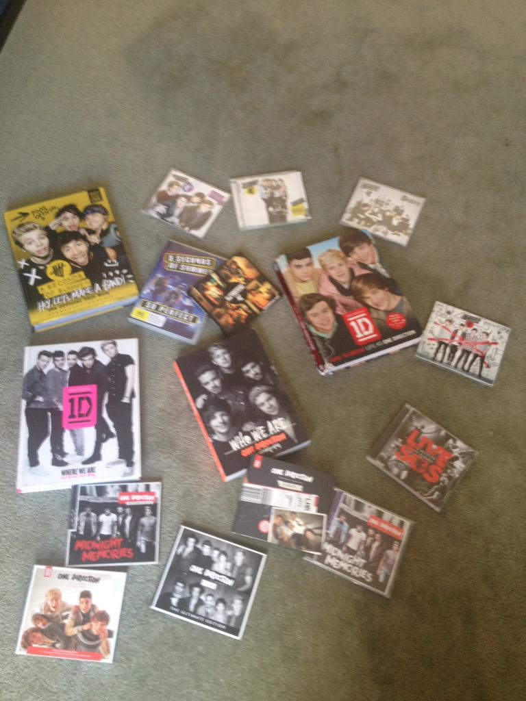 5sosupdaterz15's tweet photo. #5sosFamLovesDirectioners #5SecondsOfSummer @radiodisney #cool #OneDirection #TheyreTheOne http://t.co/qMoS0ztFWH