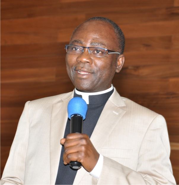 thecophq's tweet photo. Prophet Amaniampong closes Teshie-Nungua area Easter convention http://t.co/MeBCkwkasn http://t.co/tD5ripLXnb