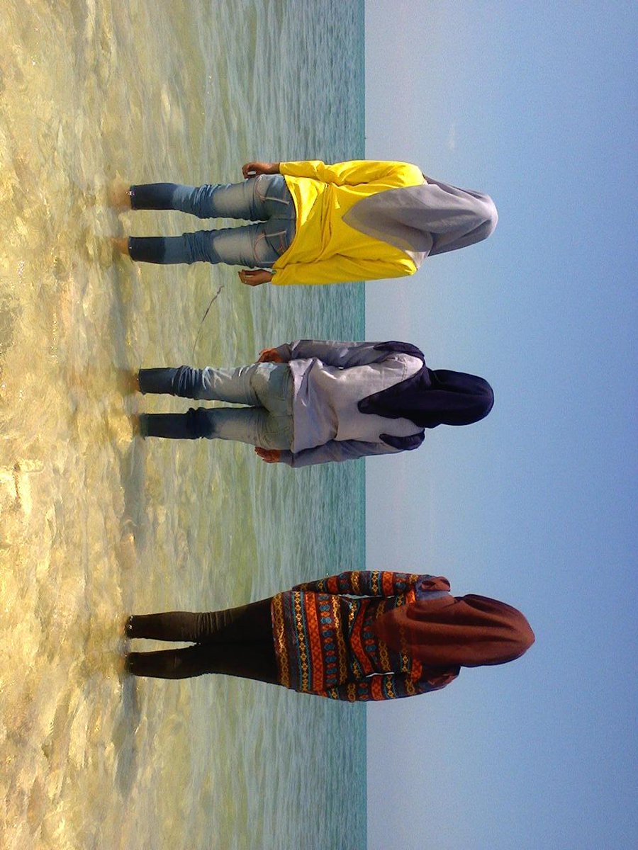 #latepost pasir putih