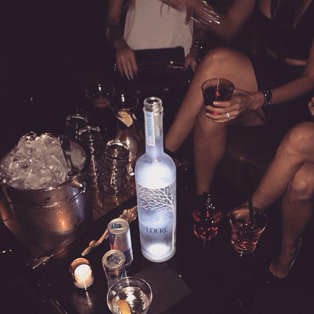 TheKidSeanMac's tweet photo. My life rite now... The prophecy will be fulfilled. #MoreBelve #GirlsDance #TheMacExperience 🍸 http://t.co/HChBDC4EeQ