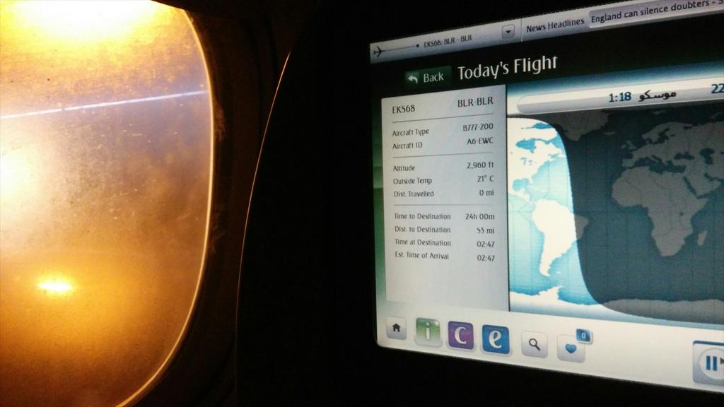 MithunKumarSR's tweet photo. @emirates hopefully cockpit computers don't have this delay! http://t.co/PAxHA4U82M