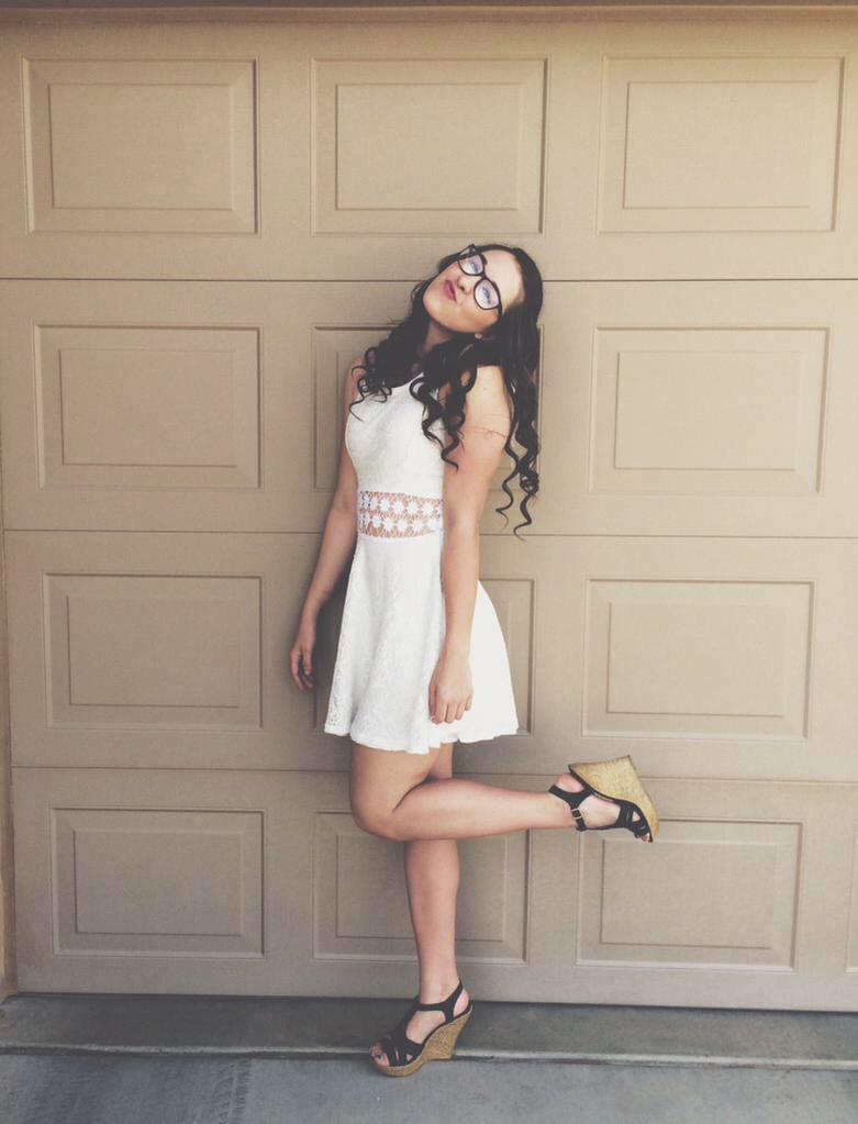 StunBrunettes's tweet photo. @cutiekaileigh #stunningbrunettes http://t.co/RrTZCtTRwn