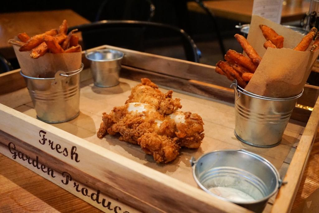 nationalexpress's tweet image. In #Birmingham? Go give the food at @bigpapasUK a try. A true hidden treasure! bit.ly/1BWN7JO @visit_bham