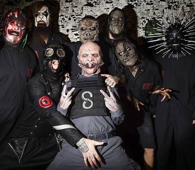CoreyTaylorPics's tweet photo. Ahahah #coreytaylor #eight #slipknot http://t.co/3DszkgrIZr