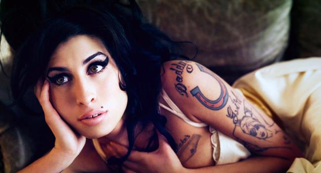 booska_p's tweet photo. Un documentaire sur Amy Winehouse ! [VIDEO] http://t.co/Qpk5e9qWuf http://t.co/f9Y2Bm8hSo