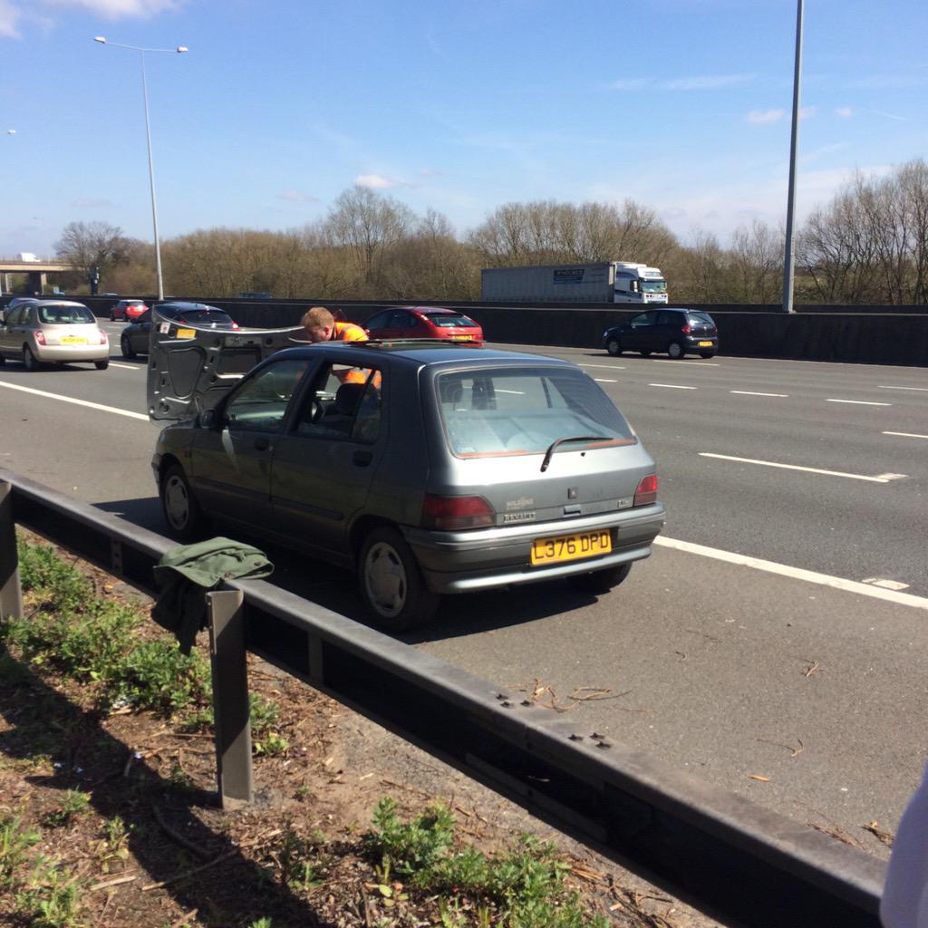 Mental breakdown. #m25 #middlelaneofsix