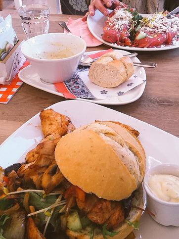 Aanrader... <a href="/TanteAnAmeland/">Eeterij Tante A'n</a>