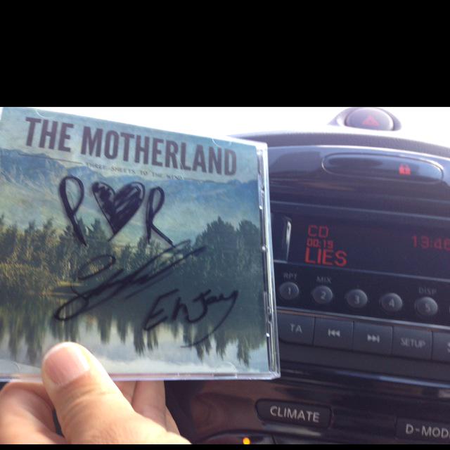 Cruising home after an epic wedding and already listen to <a href="/TheMotherlandSA/">The Motherland</a> ... Thanks for  ... m.tmi.me/1f2u4L