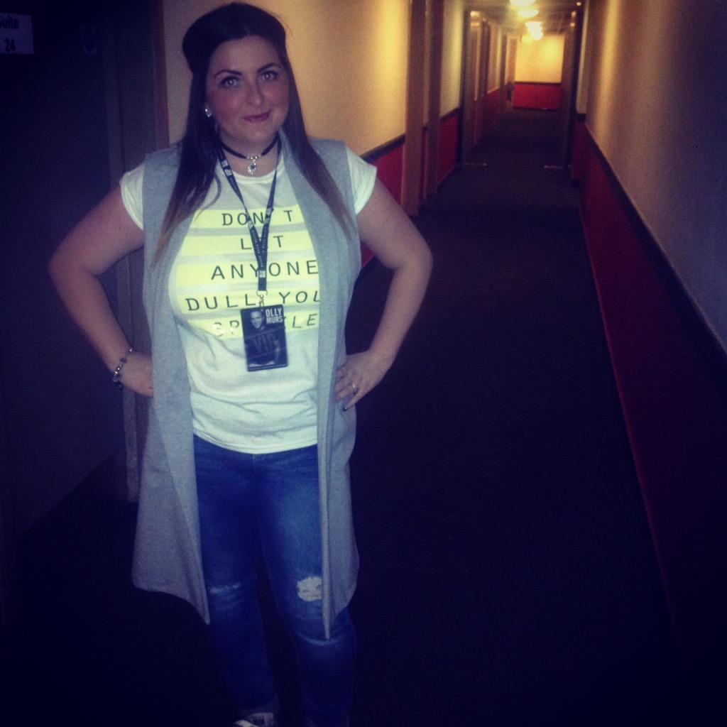 sam_smart_hrfd's tweet photo. @ollyofficial you were #unreal 😍 #NeverBeenBetterTour http://t.co/dgX5dwie8W