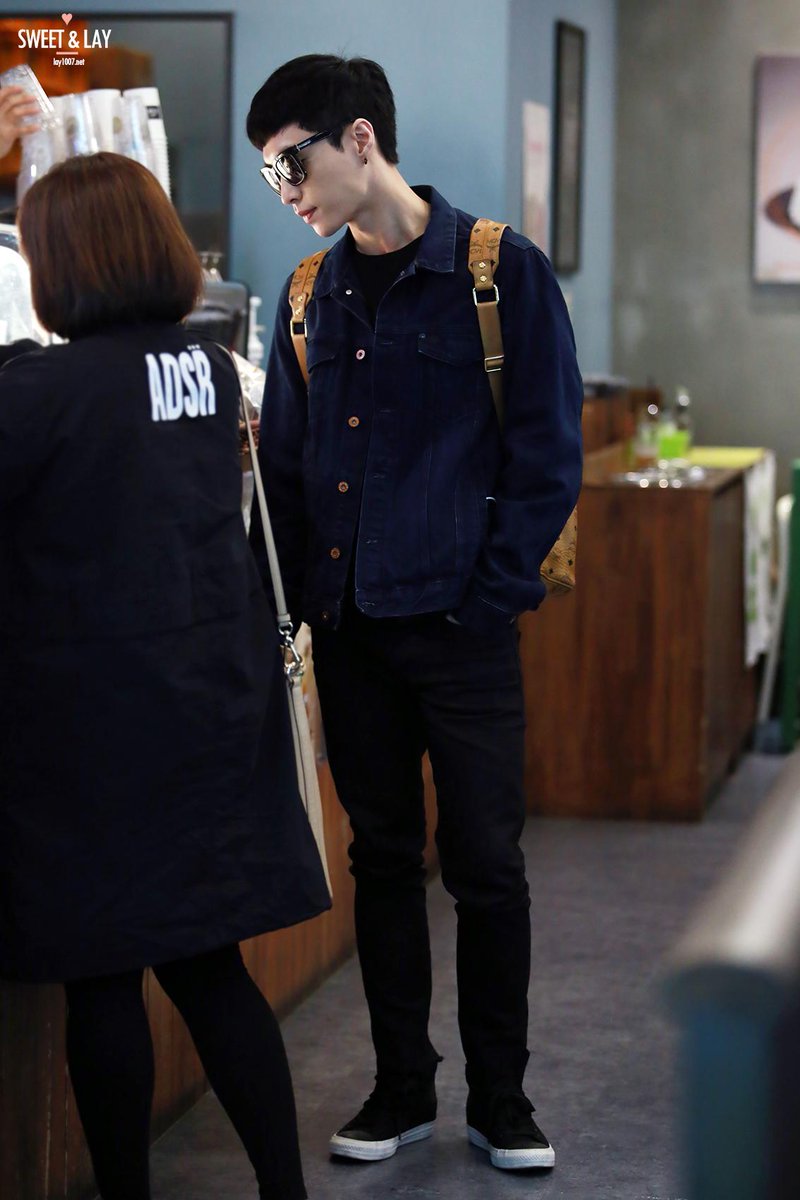 EXOCASTLE tweet picture